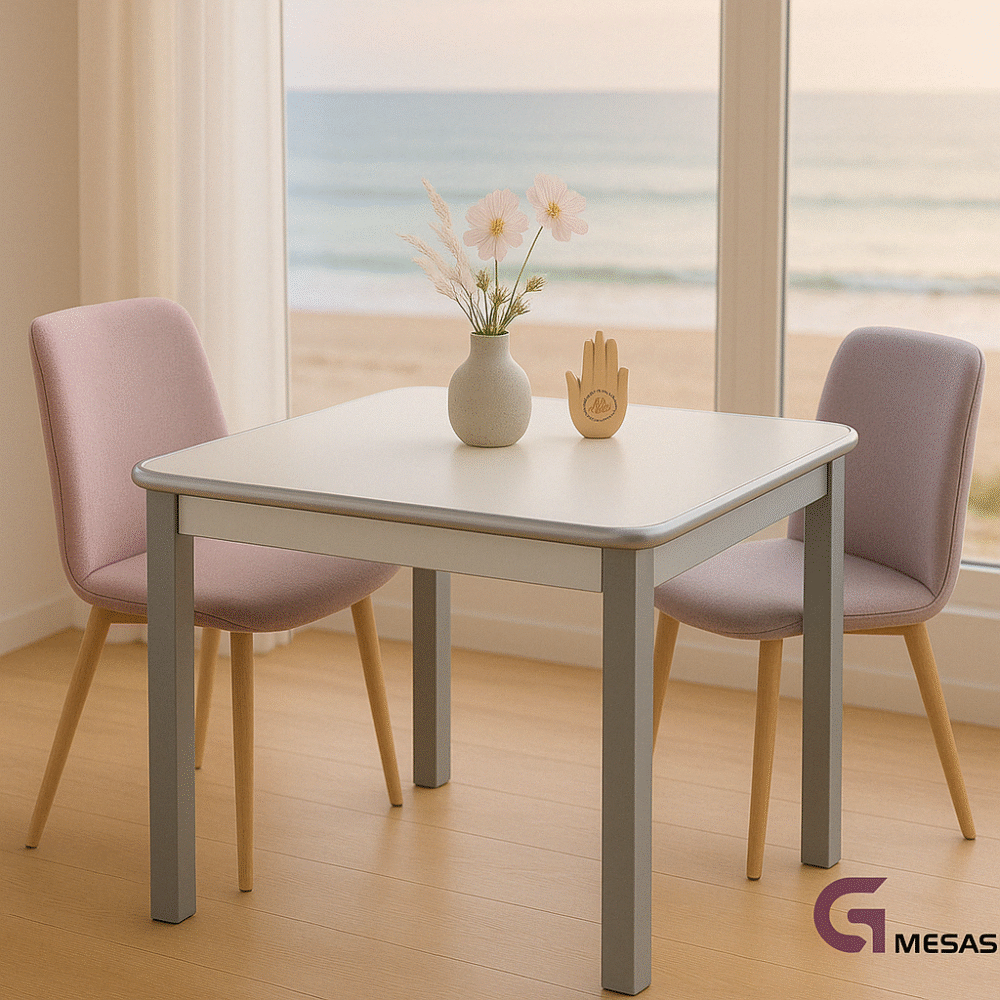 Mesa de cocina extensible Monique fabricada artesanalmente en melamina blanca y cantos plata
